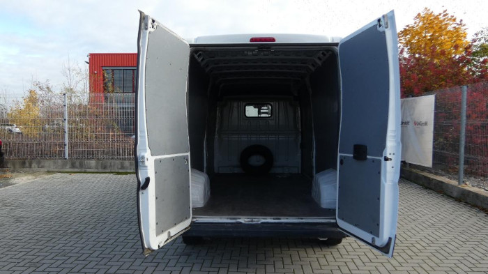 Mercedes-Benz Třídy V 300d AMG 9G Tronic na operativní leasing