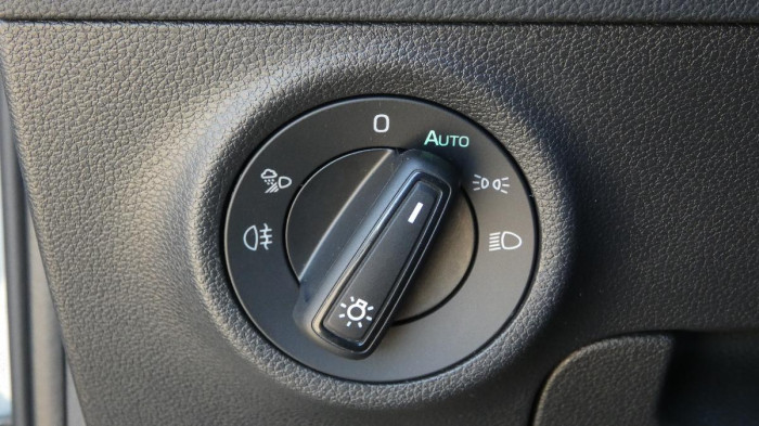 Škoda Karoq 1,5 TSI DSG Sportline na operativní leasing