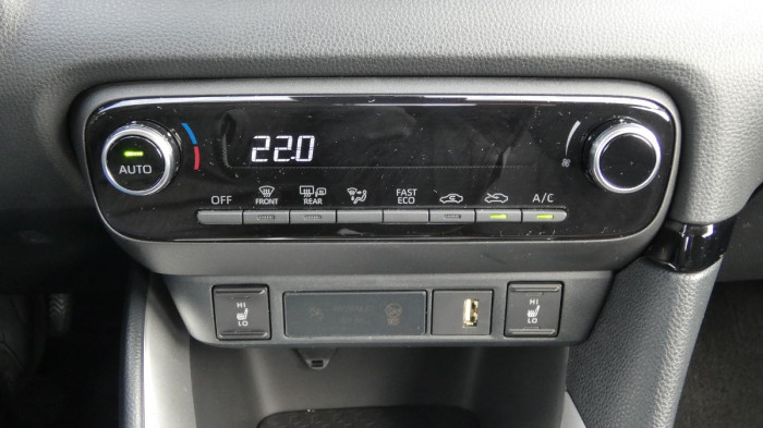 Mazda 2 1.5 Hybrid e-CVT Centre-line na operativní leasing