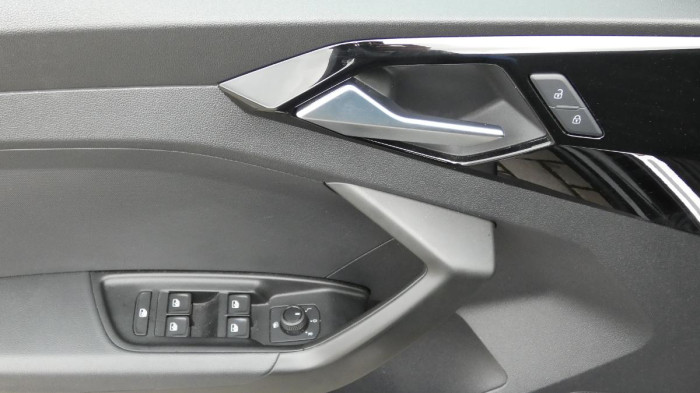 Audi A1 2.0 40 TFSI S line Sportback na operativní leasing