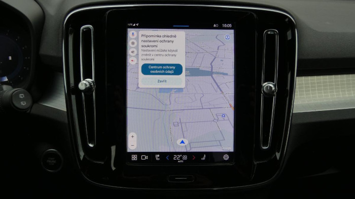 Volvo XC40 B3 PLUS DARK DCT na operativní leasing