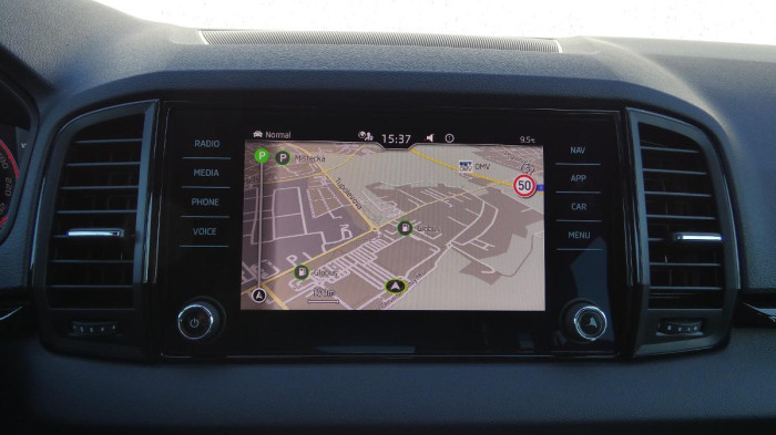 Škoda Karoq 1,5 TSI DSG Sportline na operativní leasing