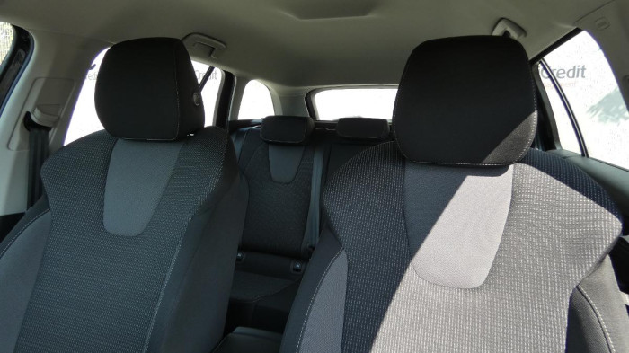 Volvo XC40 B3 PLUS DARK DCT na operativní leasing