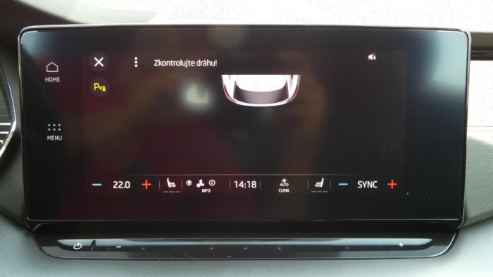 Volvo XC40 B3 PLUS DARK DCT na operativní leasing