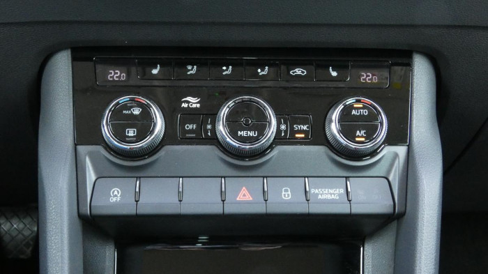 Škoda Karoq 1,5 TSI DSG Style na operativní leasing