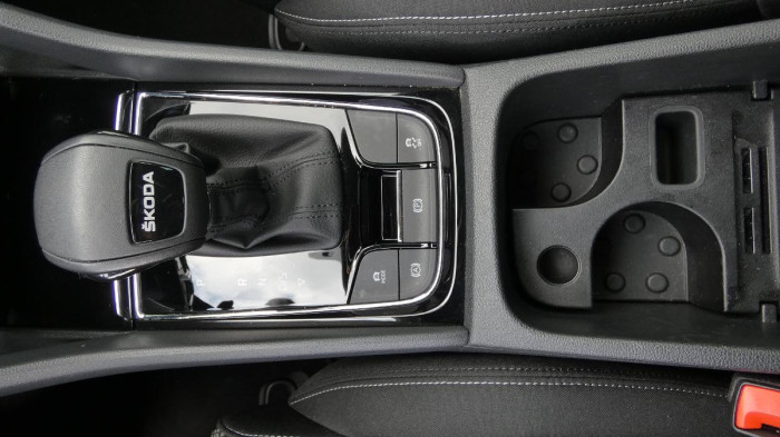 Škoda Karoq 1,5 TSI Style DSG na operativní leasing