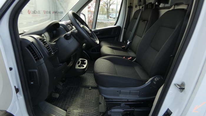 Mercedes-Benz Třídy V 300d AMG 9G Tronic na operativní leasing