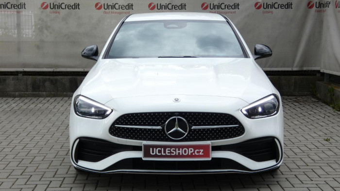 Mercedes-Benz Třídy C Sedan 300 4MATIC na operativní leasing