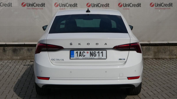 Škoda Octavia 1.5 TSI DSG Ambition na operativní leasing